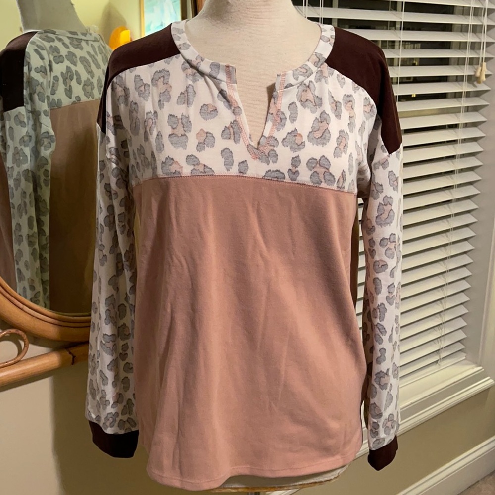 NWT Hem & Thread Animal print shirt M